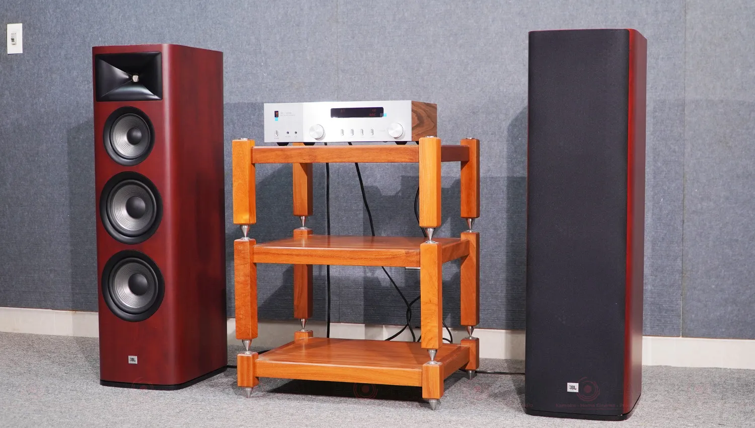 Loa Cột JBL STUDIO 698