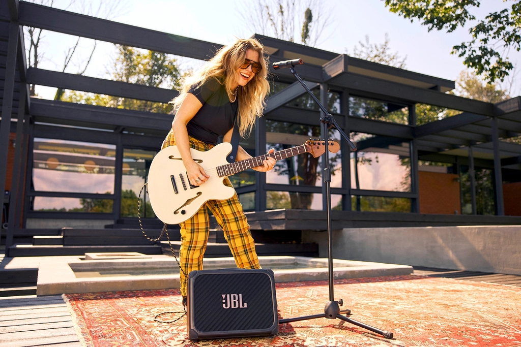 Loa Bluetooth JBL BandBox Trio
