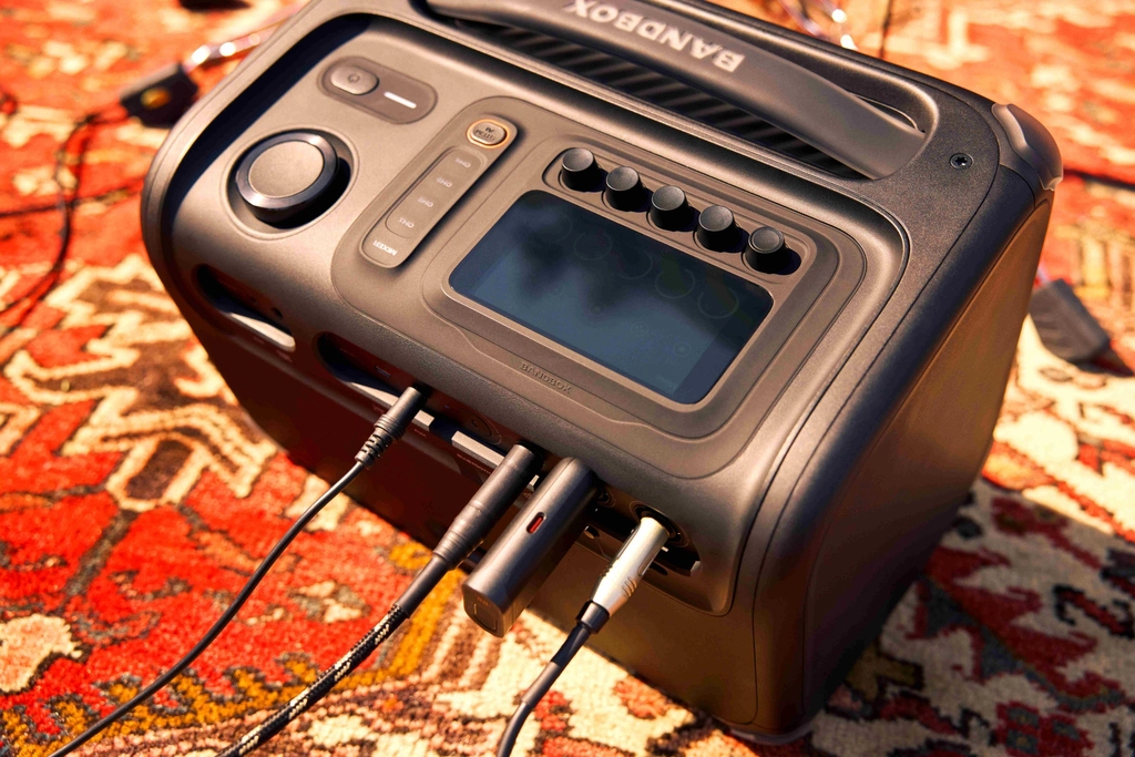 Loa Bluetooth JBL BandBox Trio