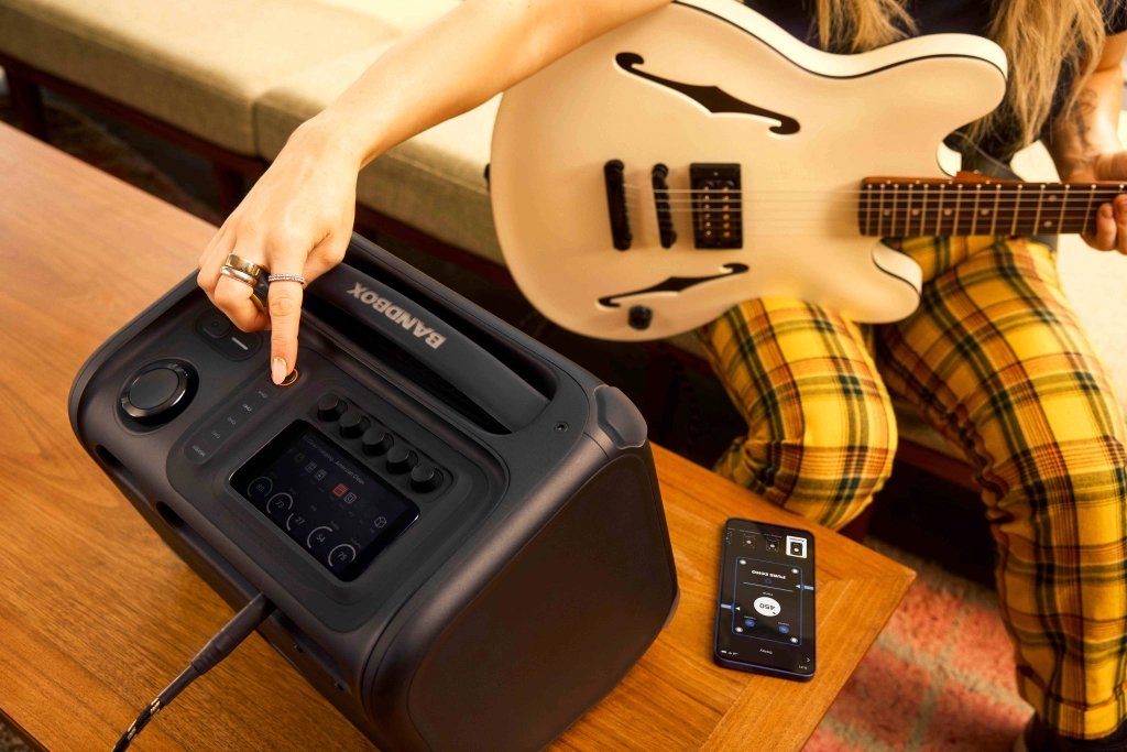 Loa Bluetooth JBL BandBox Trio