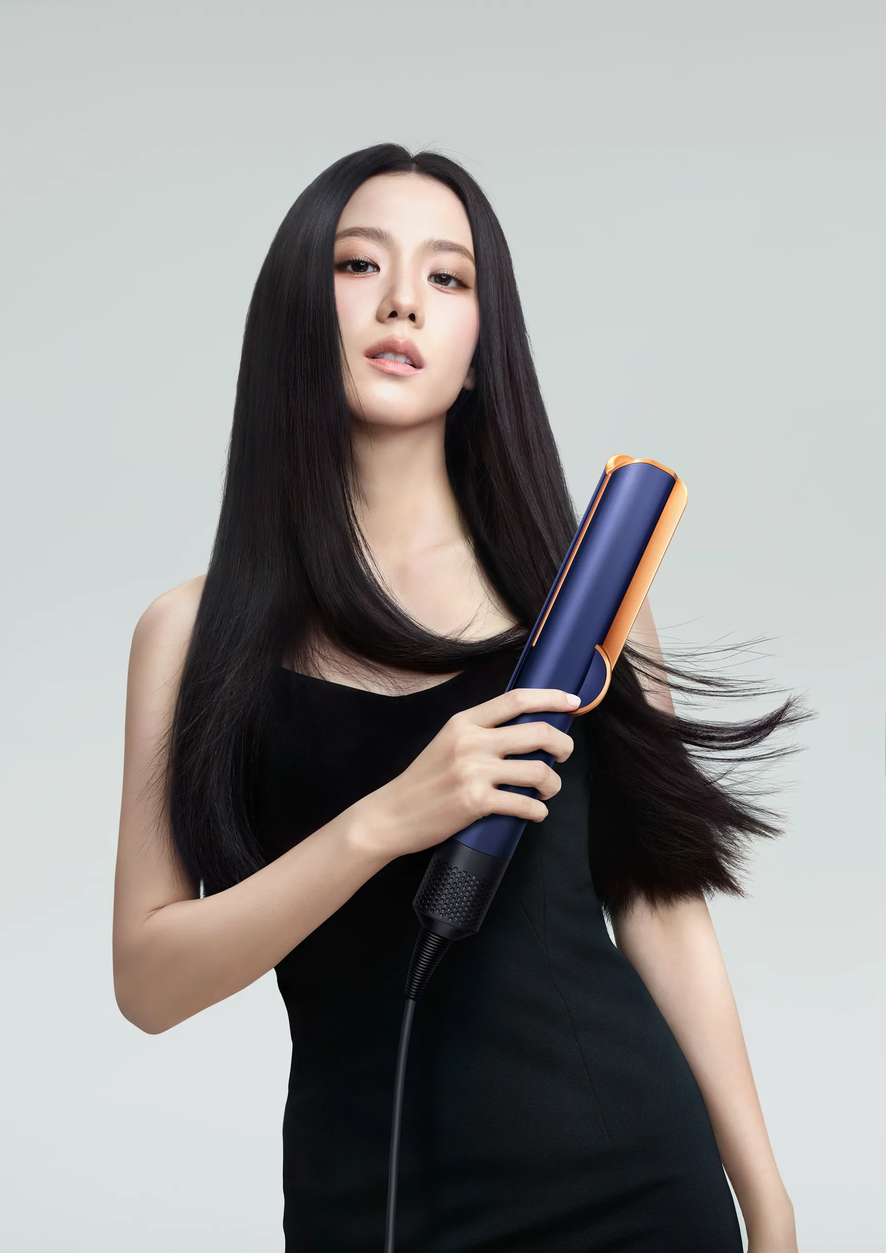 jisoo-dyson-airstrait