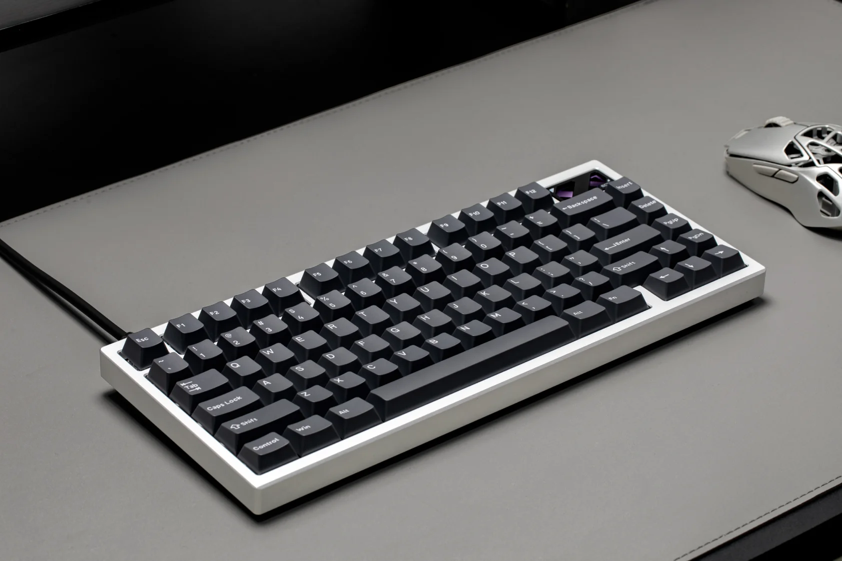 Bàn Phím Cơ Gaming IQUNIX EC75 - Chính Hãng