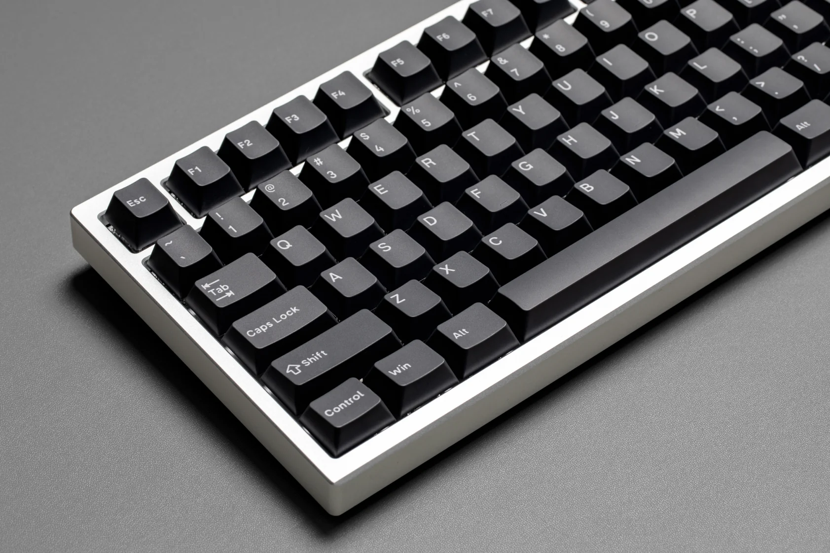 Bàn Phím Cơ Gaming IQUNIX EC75 - Chính Hãng